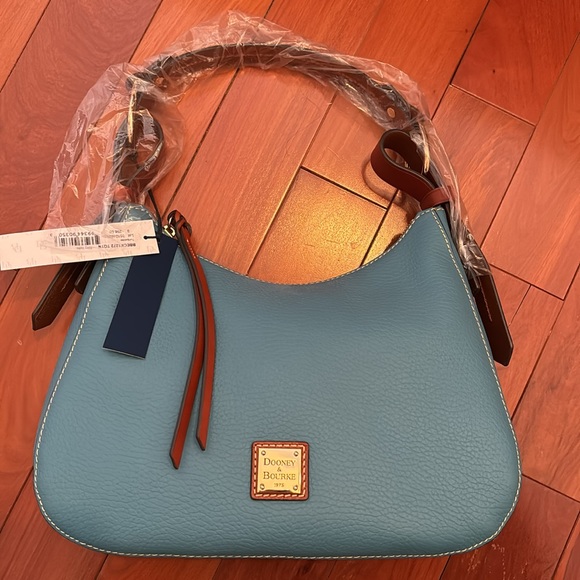 Dooney & Bourke Riley Hobo bag. - Picture 6 of 10